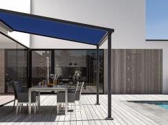 Pergola Markise als Sonnen- und Wetterschutz