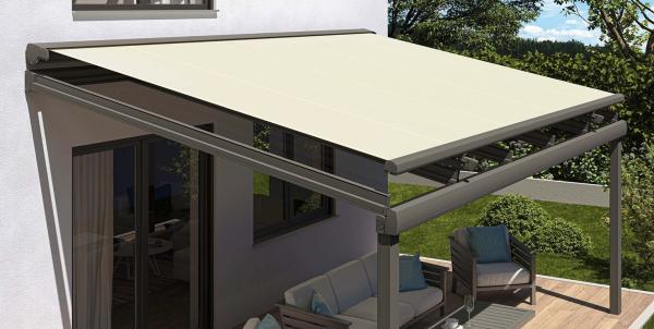 Markise über Terrassenüberdachung